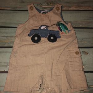 EUC Mud Pie Fishing JonJon